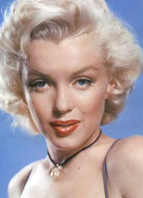 12305fifthhelenadrive:Marilyn Monroe Photoblog : My daily personal selection of rare photos of Maril