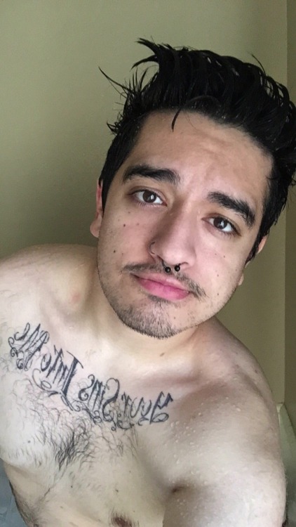 dropalexdead:I’m so pale.