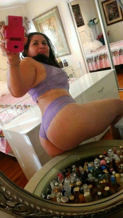 baddiesroundtheworld:  Sexy latina milf exposed