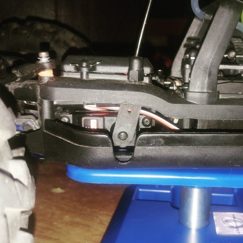 rcapocalypse: Getting there. New traxxas servo installed