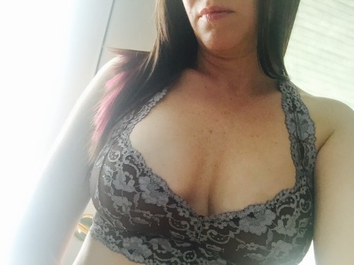 newtosub:  Trying something new! ☺️😘