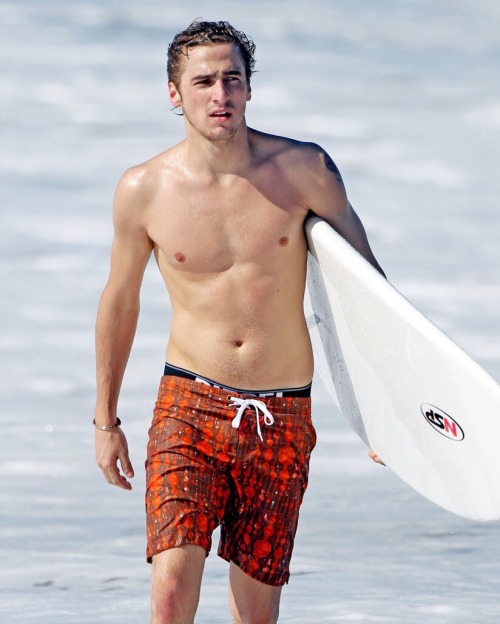 thumbs.pro : hotfamousmen: Kendall Schmidt