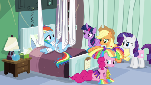 gravityfallsrockz:  Modern cartoons + Hospital