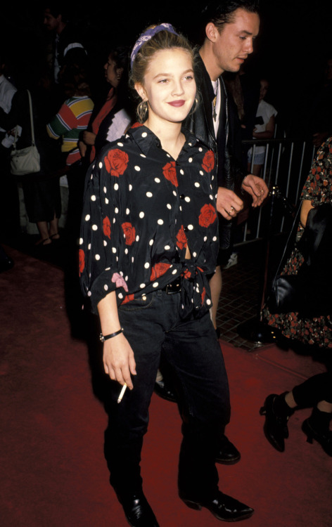 stylinglikeitsthe90s:Drew Barrymore, 1990