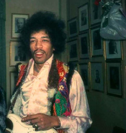 soundsof71:  Candidly Jimi Hendrix