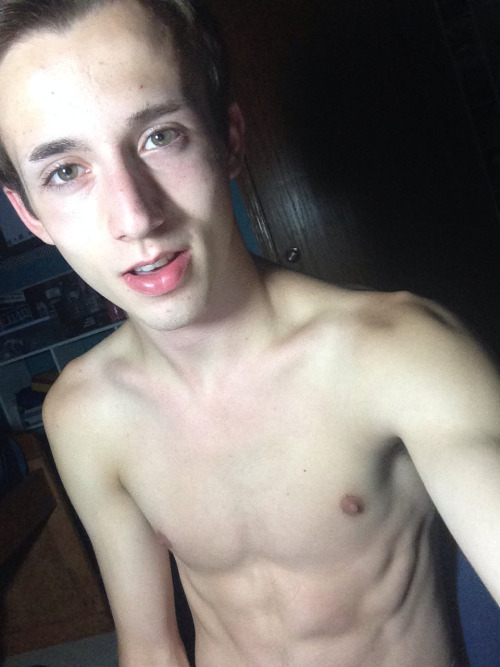 maleonmalefan:  Amateur gayshttp://gayfinder.tumblr.com/ 