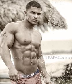 drwannabebigger:  Raciel Castro by Luis Rafael