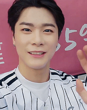 binsblush: baseball player binnie + his shining smile!