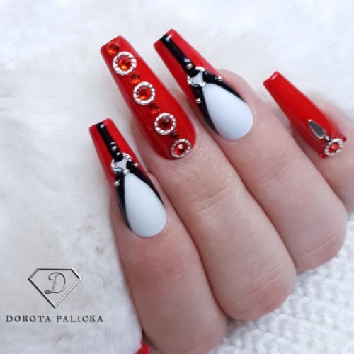 Harness nail art. New tutorial is up on my YouTube channel #dorotapalicka #harness #harnessnails #va