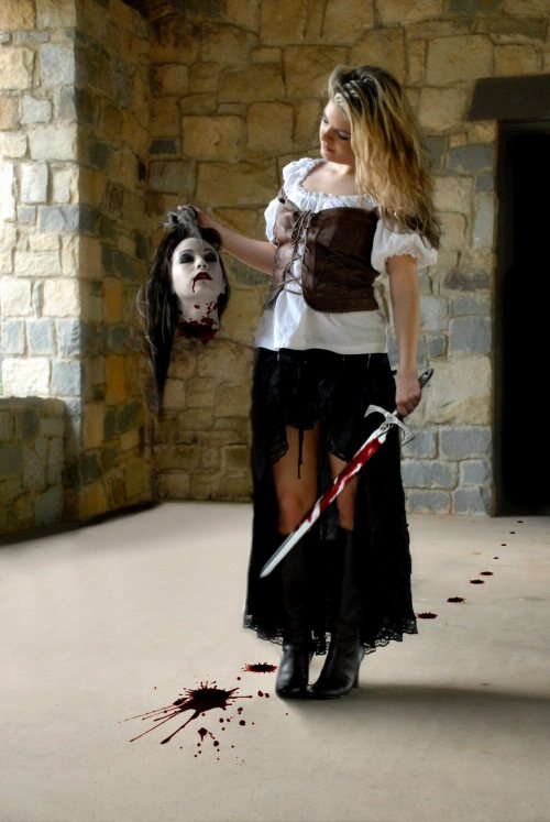 eroticmacabre:Head of the Vampire by ~Darkest-B4-Dawn