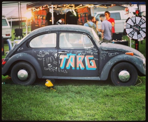 A quick shot of #WIZARD1 - our 1973 #vw Beetle just before the storm of signatures hit @beausallnatu