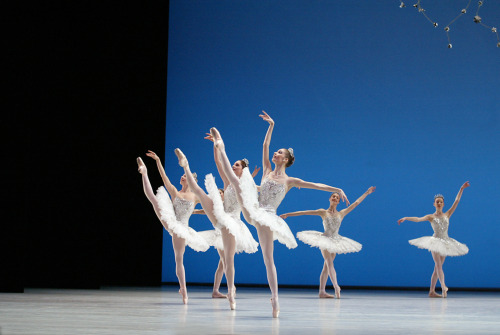 aurelie-dupont: Paris Opera corps de ballet in Balanchine’s Jewels - DiamondsPhoto © Laurent Philipp