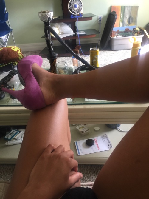 windowlightandlust:  Your hands would lead to my happiness.