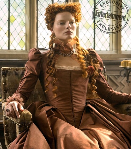 Elizabeth I’s Brown Gown (Mary Queen of Scots, 2018)