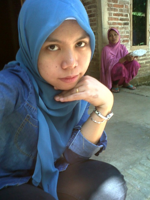 kerandut:  #awek bertudung #tudung nakal