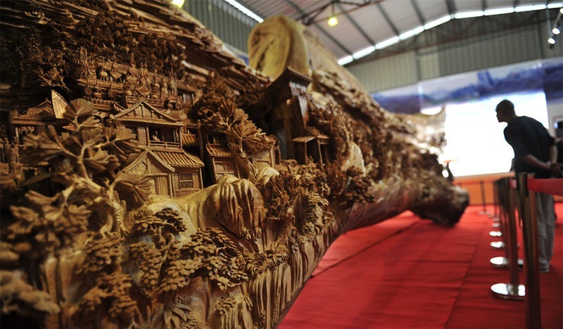 yajifun:  charlietimms:  Zheng Chunhui, a famous Chinese wood carver spent 4 years