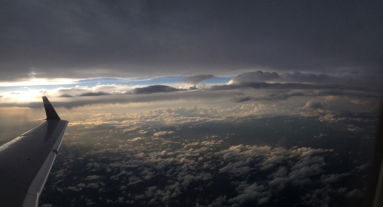 lilskeletonprince:  the other side of the clouds.