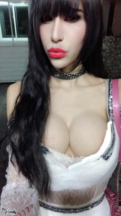 ladyboysofpattaya:  I’m ladyboy in puttaya I can do everything   https://goo.gl/jqXkrc  http://ladyboysofpattaya.com/#thailadyboy #ladyboy #tgirl