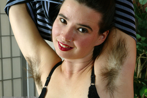 hairyisnaturalandgorgeous:  hairy-natural-beauty1:  chickswithpits:  Ember   💚 Ember 👃👃👃👃👅👅👅💋💋  OhhhMyyyyGodddd gorgeous ♡ ♡ ♡ 