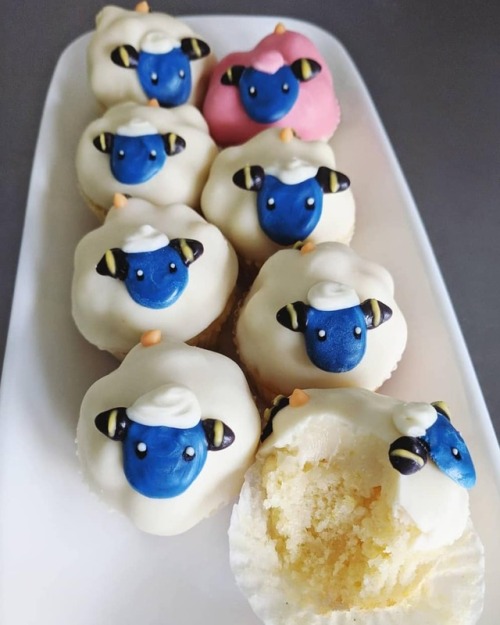 miscellaneousmao:Herd of homemade mareep cupcakes for Pokemon Go Community Day. Extra fluffy lemon c