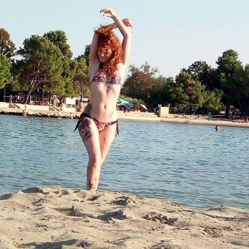 Yayyy #suicidegirls #italiansuicidegirl #yamamay #candyhell #umag #croatia #redhead (presso Umag Riv