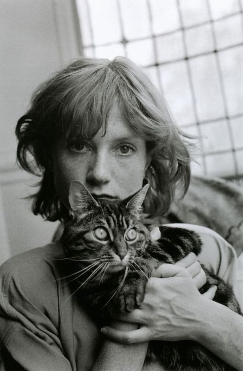 una-lady-italiana:Isabelle Huppert by Edouard Boubat Paris - 1983