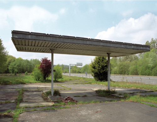 ghosts-in-the-tv: Abandoned gas stations, photography by Eric Tabuchi