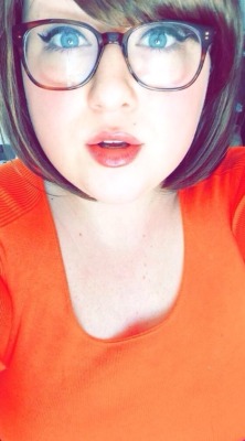 poppytartx:  Don’t ever forget that I look cute af as Velma Dinkley