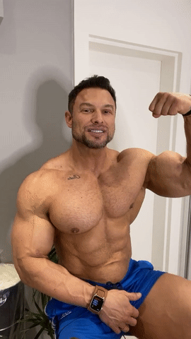 massheaven:Paulo just being an absolute muscle god part two. That chest is mesmerizing