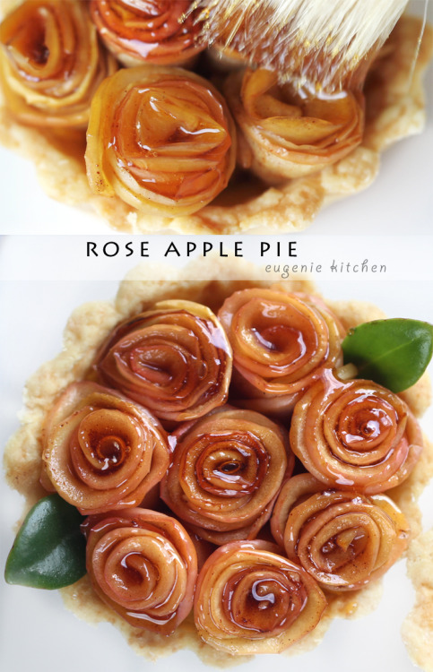 thecakebar:Rose Apple Pie Tutorial {click link for FULL tutorial}