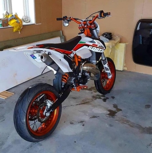 Ask me anything here !!!! Finnländer Style Bike: KTM EXC 125 Donations for my Dreambike here. T