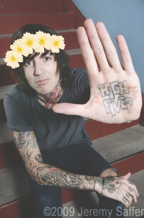 oli-sykes-butt-blog:  Not my photo but my flower crown edits (: you like?