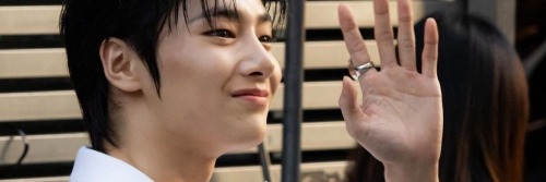 Yang Jeongin/i.n Headers.