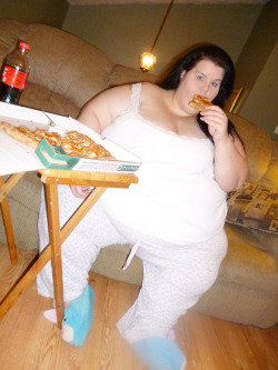 ssbbwvik:  This is SSBBW Victoria, an amazing