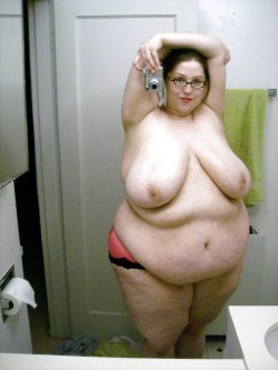 bbw-dumpster:  prettybbw-blog:    Beautiful