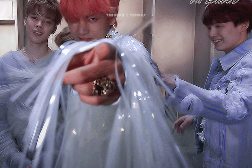 Yoongi Touching Things He Finds Interesting~