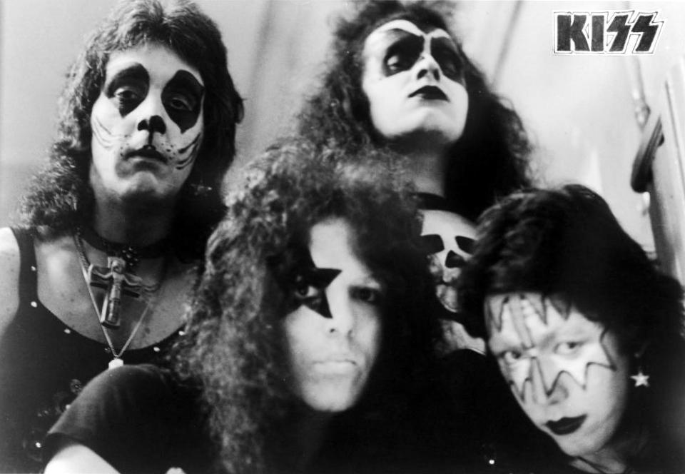 vintageeveryday:
“ First promo in KISS’ makeup in 1973.
”