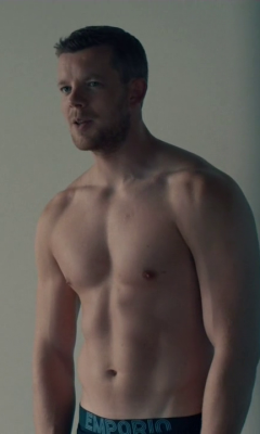 thebeautyofmalebodies:  russell tovey