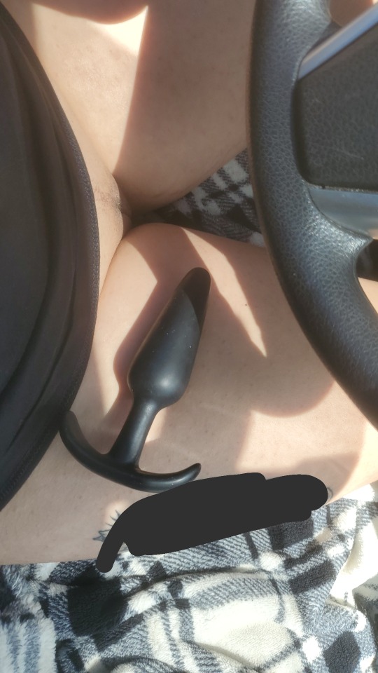 feeling&ndash;foxxy:feeling&ndash;foxxy:Using my plug while I drive now  my tight little pussy is full 🦊