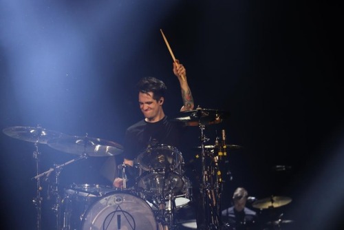 brendonuriesource: Panic! At The Durkin’ Donuts Center | kellim17