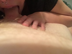 littlesexpet:  Taking selfies is hard with