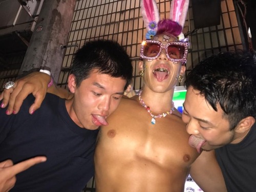 Porn Pics candyken69:  Japan is out of control 😂😂😂