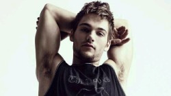 dirtysprayberry:  I love his hairy armpits