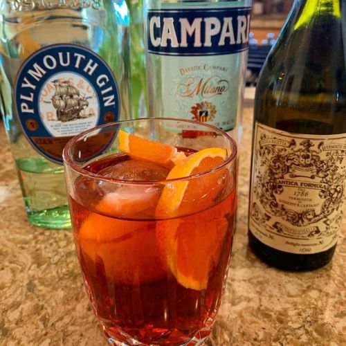 Saturday afternoon Negroni. Cheers! #negroni #cocktails #plymouthgin #campari #anticaformula #cheers