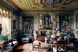 enochliew:  Home of Howard Slatkin A New York apartment where every single doorknob, tile and 19th-century silk lampshade is one of a kind designed by him. 