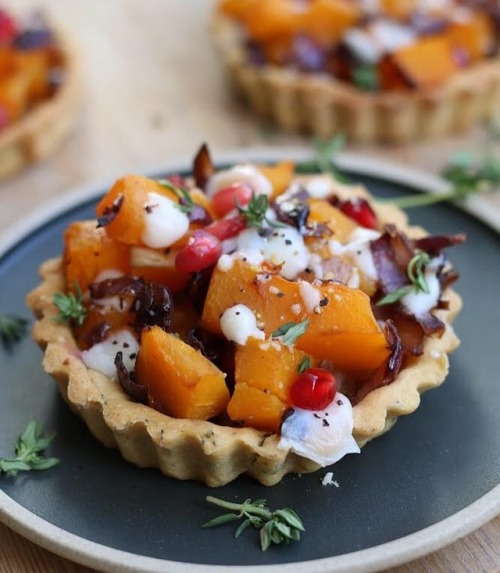 Vegan butternut tartlets by @lucy_and_lentils  Recipe Ingredients  For the Filling  ½ large b