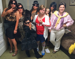 fruity-cutie:  teddybearward-:  tastefullyoffensive:  Honey Boo Boo and family dressed as the Kardashians. [via]  My favorite. PUMPKIN IS SCOTT DISICK PLEASE SAVE ME  THE DAD STILL 