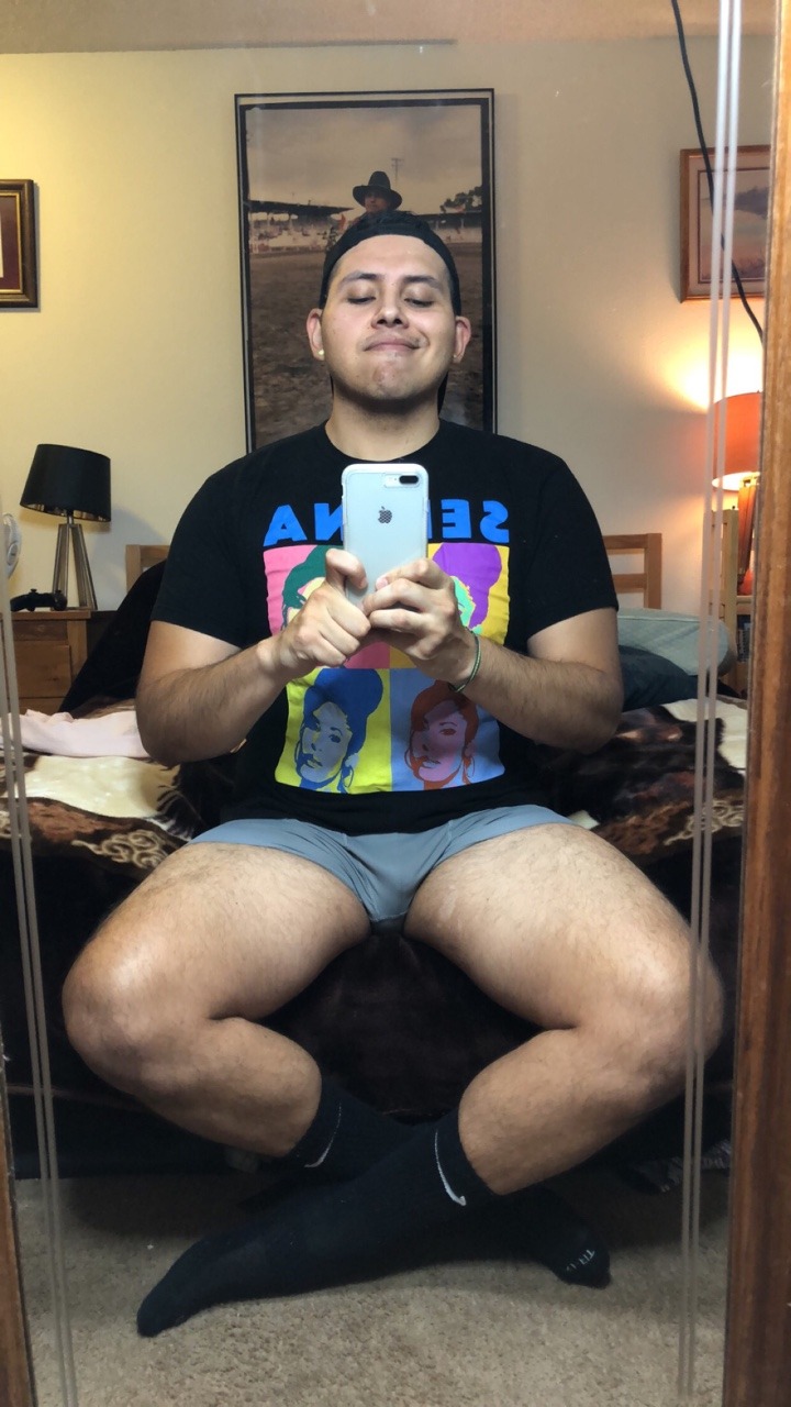 guysinshortsandsocks:  nwbears:  I love this colcha   You know they are hot