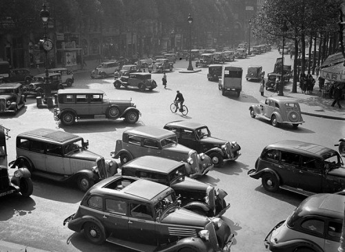 greeneyes55:  Rue Royale Paris 1935  Photo: Anonymous 