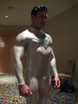 hes-a-hero:  Returns Pod Suit